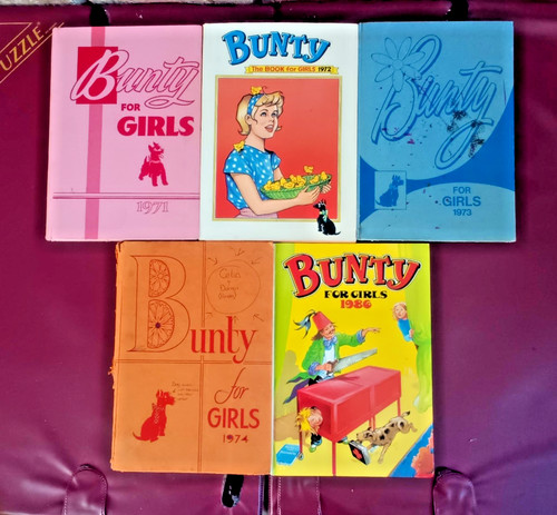 Bunty annuals 1971 1972 - annuals:,